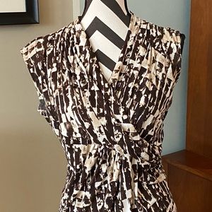 Incredibly comfortable pullover stretchy dress w/ modern abstract neutral print